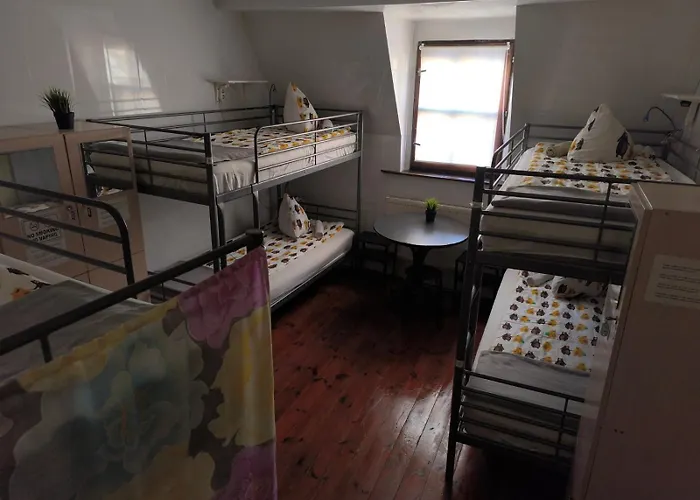 Retro & Garden Hostel *