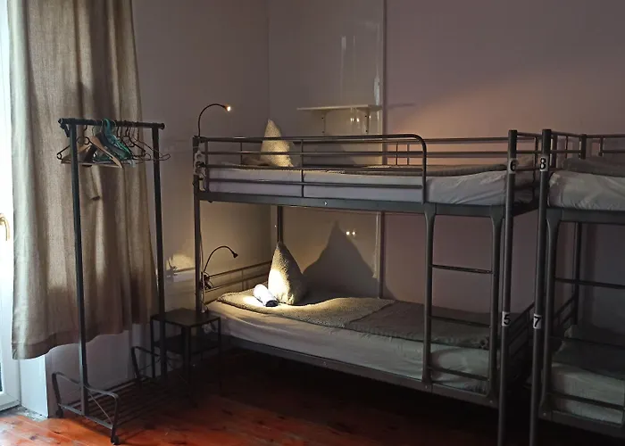 Retro & Garden Hostel *