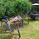 Retro & Garden Vandrarhem