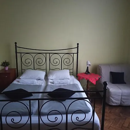 Hostel Retro *