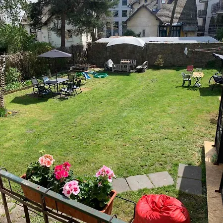 Retro & Garden אכסניה