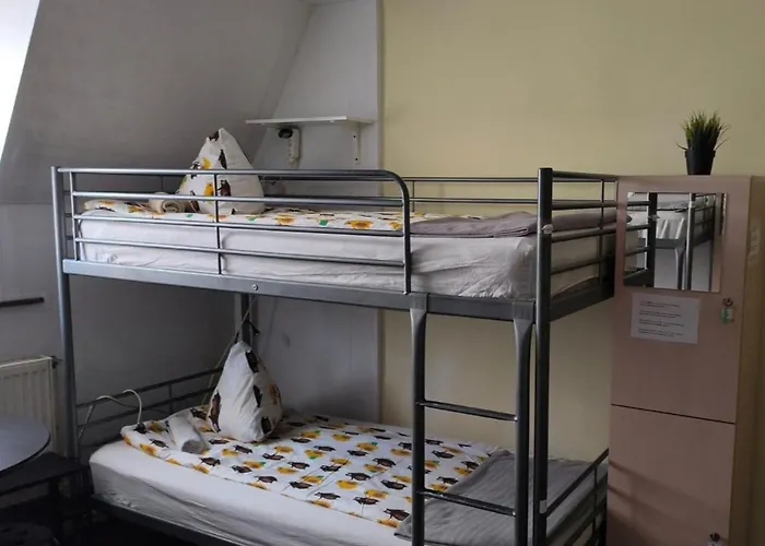 Retro & Garden Hostel